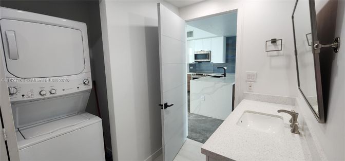 Interior, Kitchen, Utility Closets, Washer