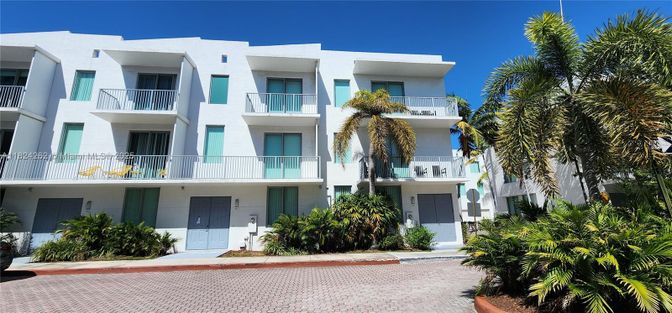 Exterior, Facade, Condo Building