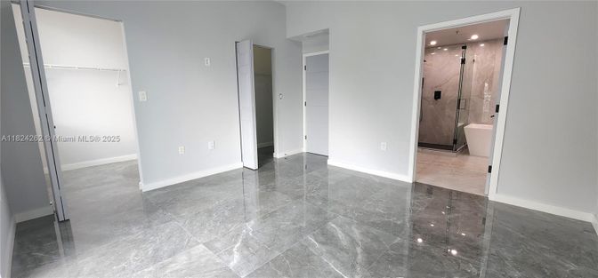 Bathroom, Empty room, Interior, Recessed Lighting