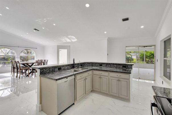Dining room, Interior, Kitchen, Marble, Recessed Lighting