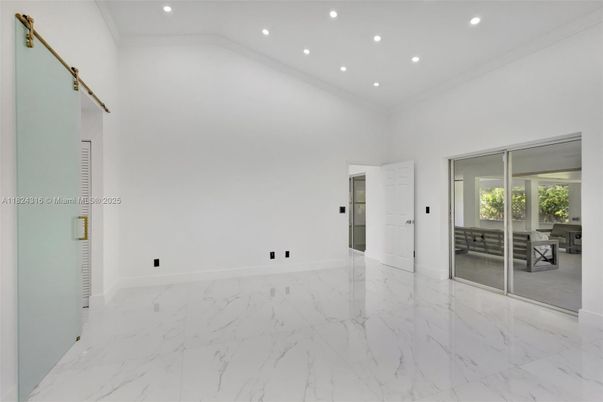 Empty room, Interior, Marble, Recessed Lighting