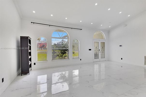 Empty room, Interior, Marble, Recessed Lighting