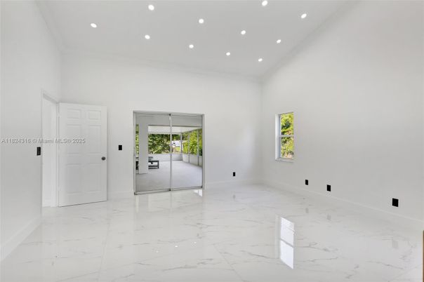 Empty room, Interior, Marble, Recessed Lighting