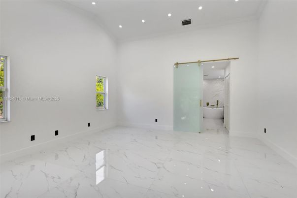 Bathroom, Empty room, Interior, Marble, Recessed Lighting