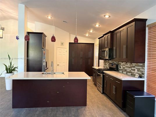 Interior, Kitchen, Pendant Lights, Recessed Lighting