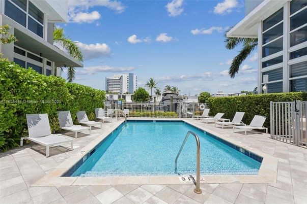 Exterior, Pool