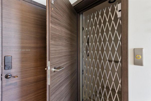 Elevator, Interior