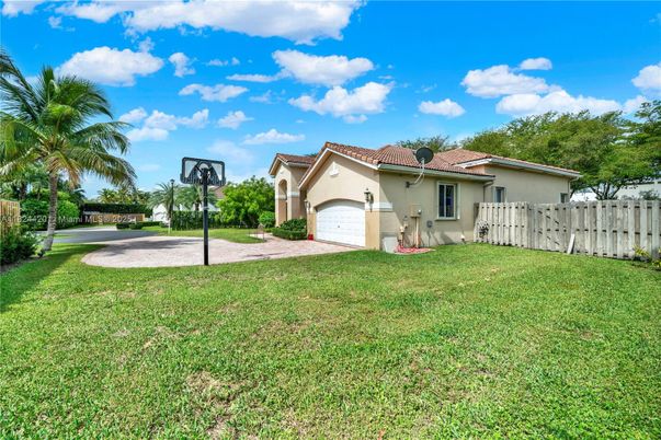 Backyard, Detached Garage, Exterior