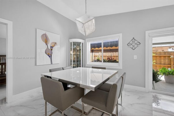 Dining room, Interior, Marble, Pendant Lights