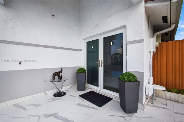 Exterior, Marble