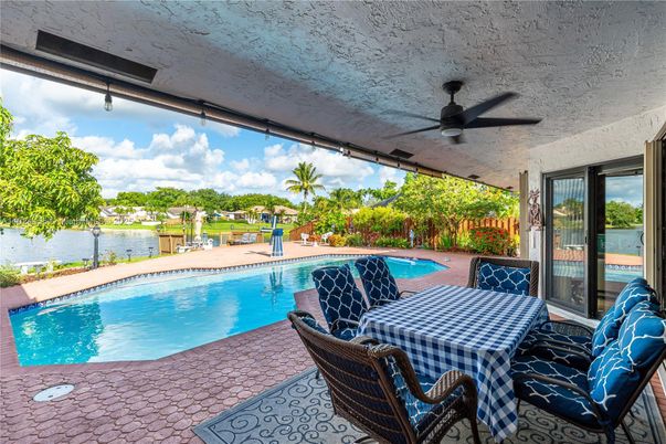 Exterior, Pool, Water