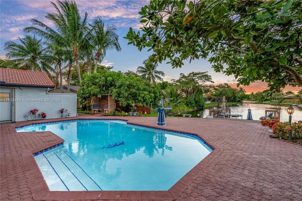 Exterior, Pool, Water