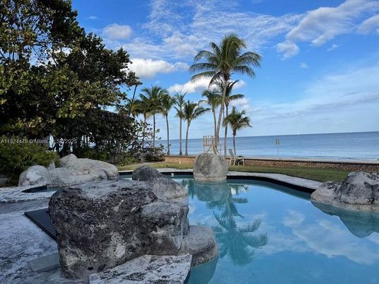 Exterior, Pool, Water