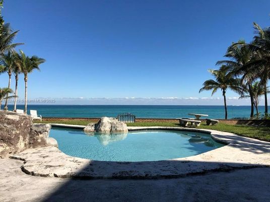Exterior, Pool, Water