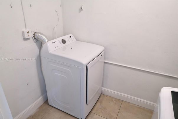 Interior, Washer