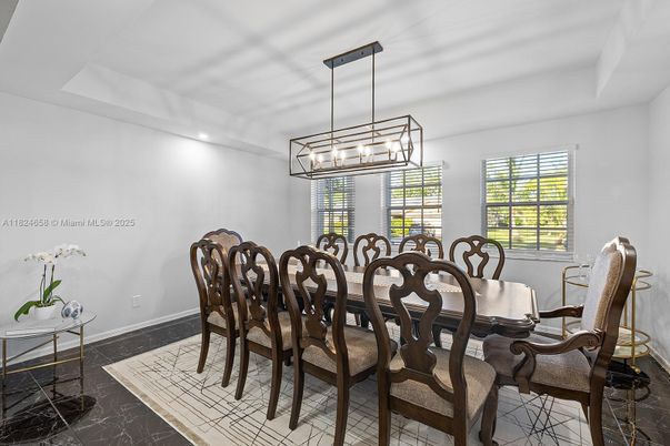 Chandelier, Dining room, Interior, Marble, Pendant Lights