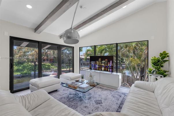 Interior, Living room, Pendant Lights, Recessed Lighting, Wooden Beams