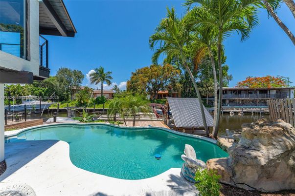 Exterior, Pool, Water
