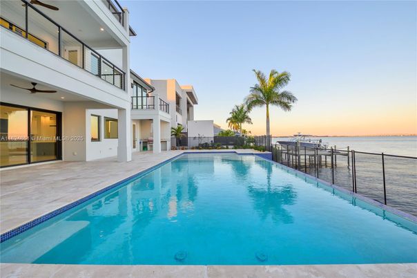 Exterior, Pool, Water