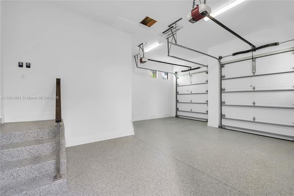 Garage, Interior