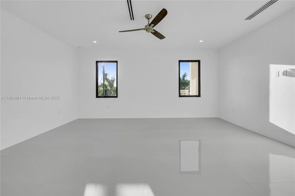 Empty room, Interior, Recessed Lighting