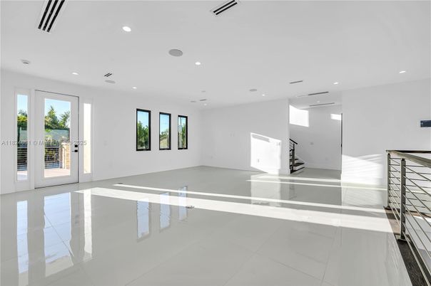 Empty room, Interior, Recessed Lighting
