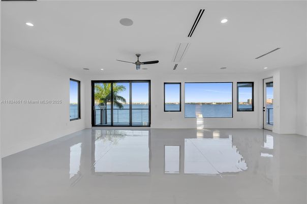 Empty room, Interior, Recessed Lighting, Water