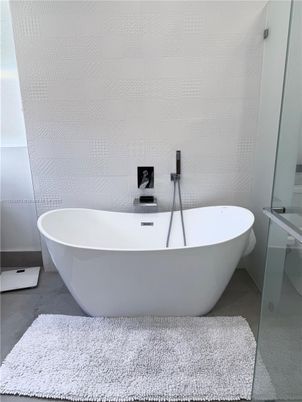 Bathroom, Free Standing Baths, Interior