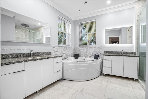Bathroom, Interior, Marble, Recessed Lighting