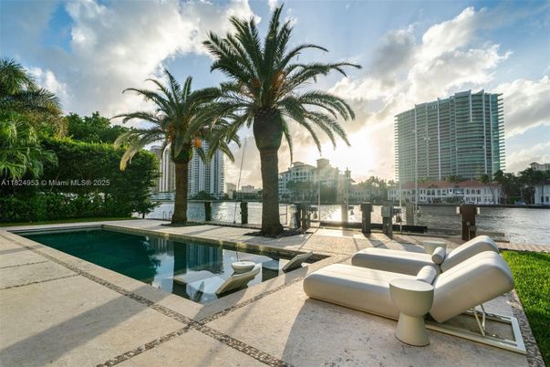Exterior, Pool, Water