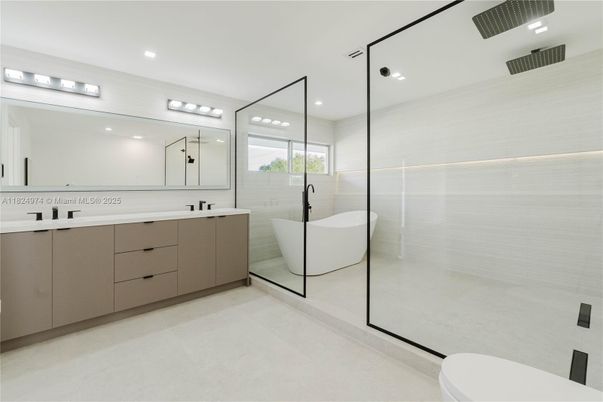 Bathroom, Dual Sink Vanities, Free Standing Baths, Glass Shower, Interior, Recessed Lighting