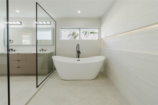 Bathroom, Free Standing Baths, Glass Shower, Interior, Recessed Lighting