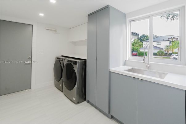 Interior, Recessed Lighting, Washer