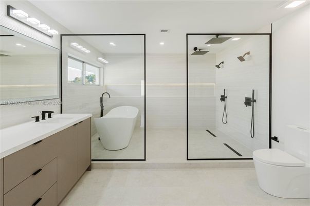 Bathroom, Dual Sink Vanities, Free Standing Baths, Glass Shower, Interior, Recessed Lighting