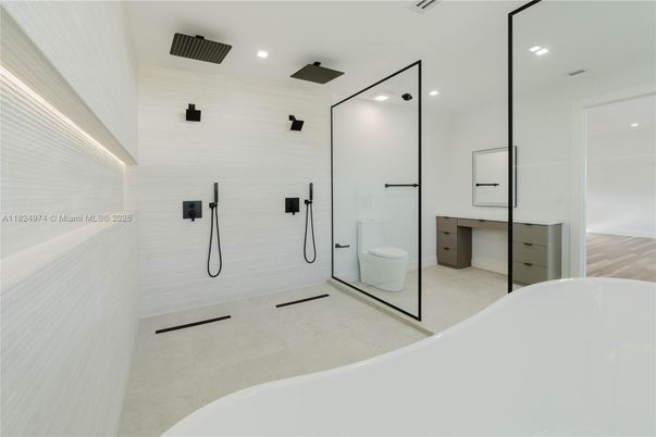 Bathroom, Dual Sink Vanities, Free Standing Baths, Interior, Recessed Lighting