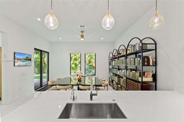Dining room, Interior, Pendant Lights, Recessed Lighting