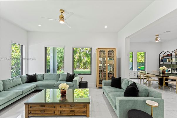 Dining room, Interior, Living room, Marble, Recessed Lighting