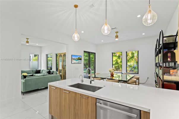 Interior, Kitchen, Living room, Marble, Pendant Lights, Recessed Lighting, Stainless Steel Appliances