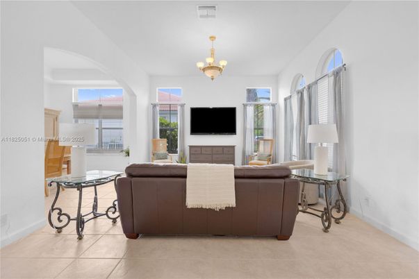 Chandelier, Interior, Living room