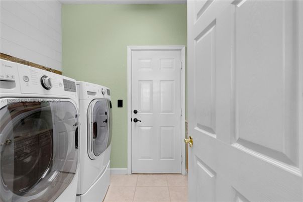 Interior, Washer
