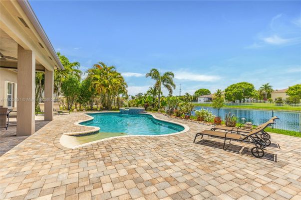 Exterior, Pool, Water