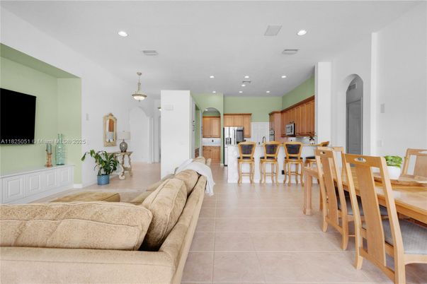 Dining room, Interior, Kitchen, Living room, Pendant Lights, Recessed Lighting, Stainless Steel Appliances