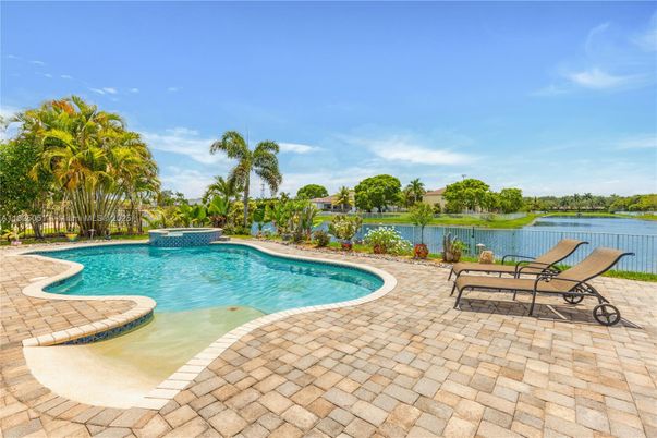 Exterior, Pool, Water