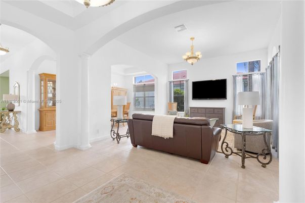 Chandelier, Interior, Living room