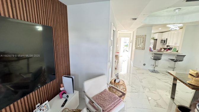 Interior, Kitchen, Marble, Pendant Lights, Recessed Lighting