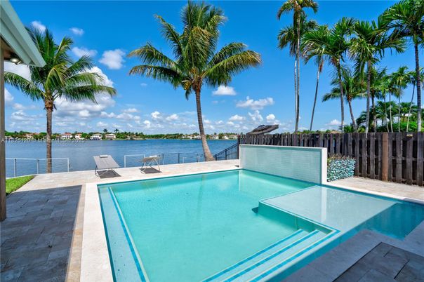Exterior, Pool, Water