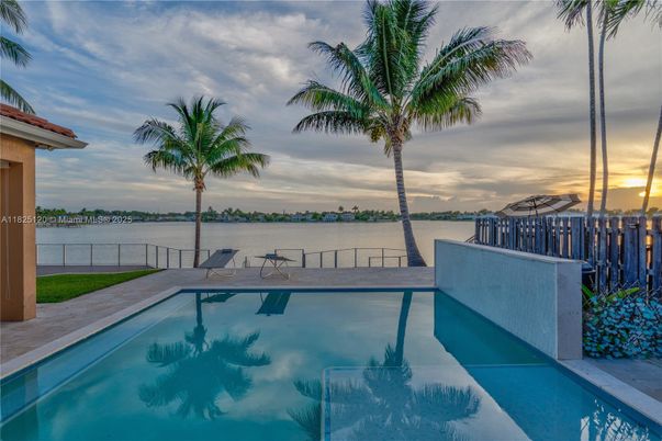 Exterior, Pool, Water