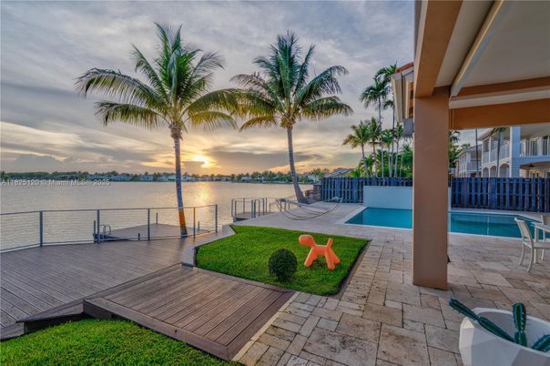 Exterior, Pool, Water