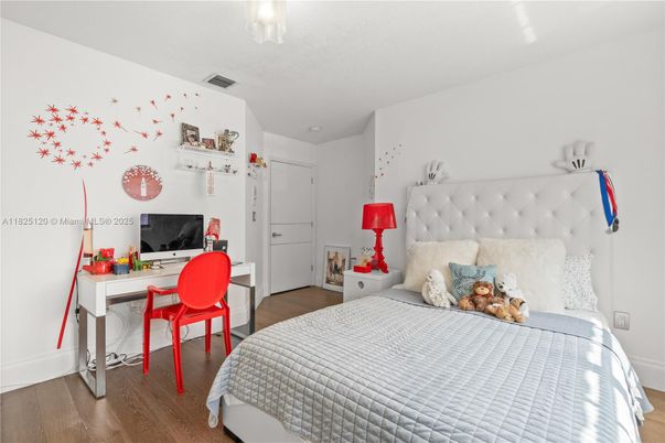 Bedroom, Home Office, Interior, Wood Texture Flooring