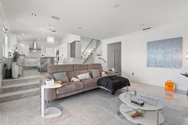 Chandelier, Interior, Kitchen, Living room, Marble, Pendant Lights, Recessed Lighting, Stainless Steel Appliances
